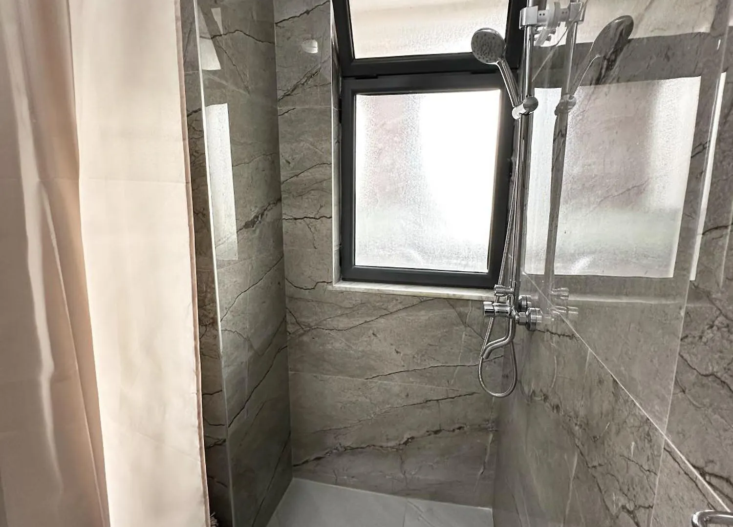Flat In Tirana - Top Location Albanien