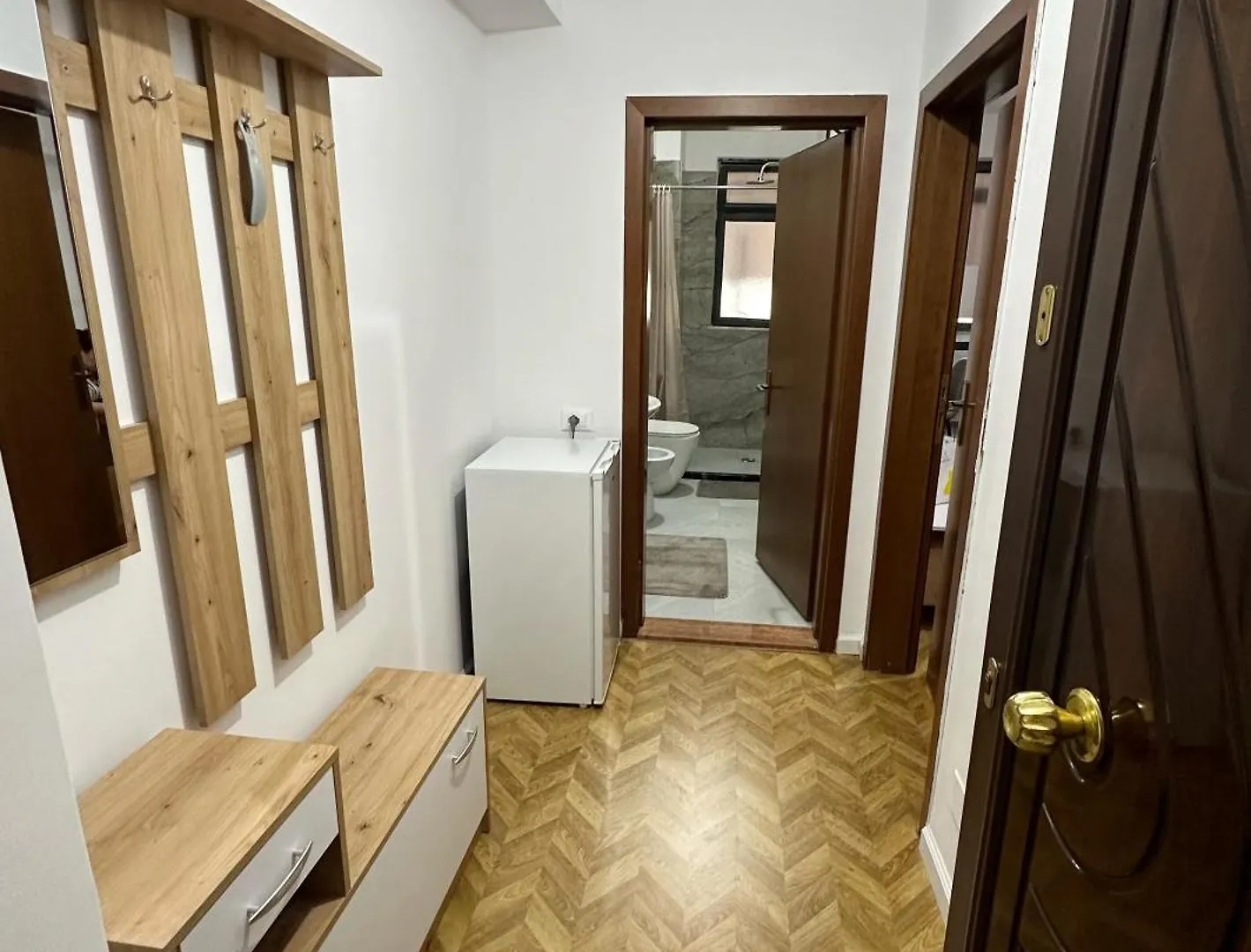 Flat In Tirana - Top Location 0*,  Albanien