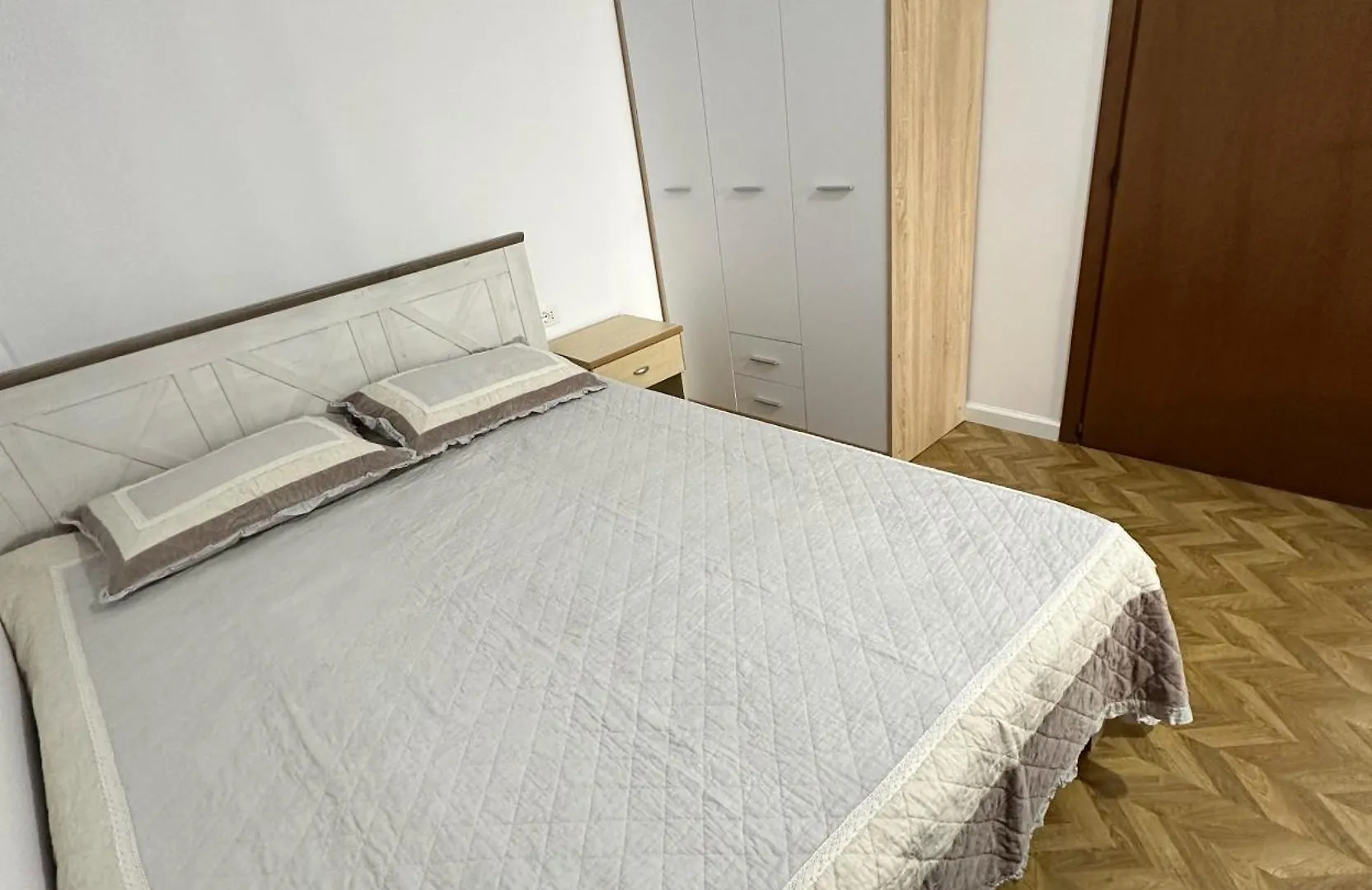 Flat In Tirana - Top Location Lägenhet